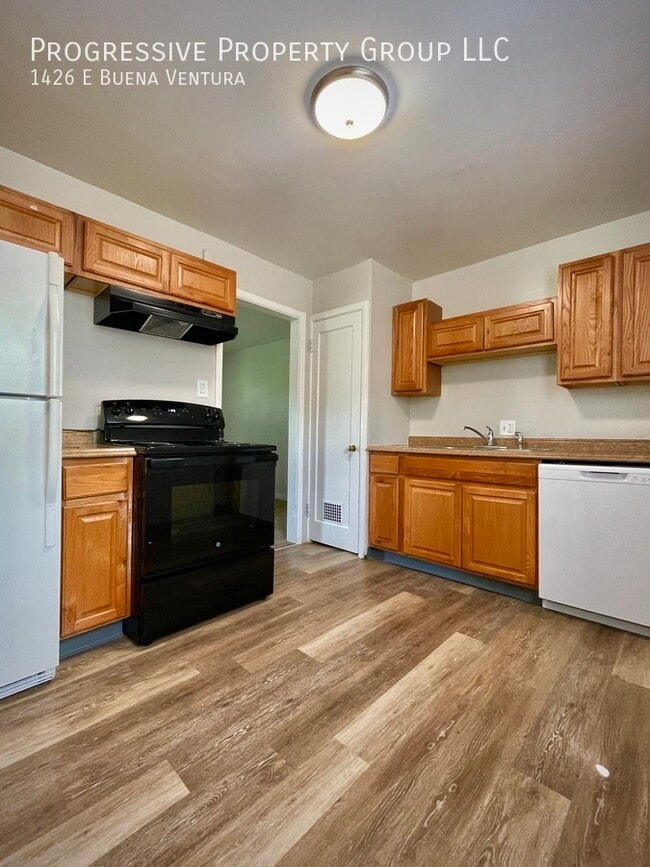property at 1426 E Buena Ventura St