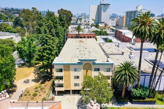 Hollywood Sycamore Towers in Los Angeles, CA - Foto de edificio - Building Photo