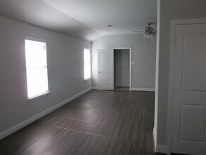 1420 Warringwood Dr in Greenville, TX - Building Photo - Building Photo