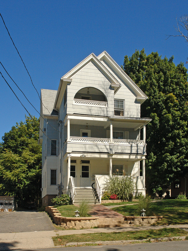 65 Stearns St in Bristol, CT - Building Photo - Building Photo