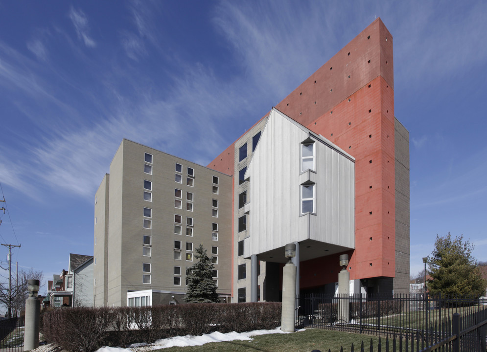 Bennett Place Apartments in Pittsburgh, PA - Building Photo