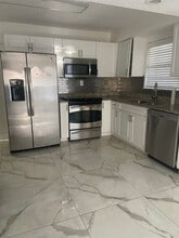 2915 W Paris St in Tampa, FL - Building Photo - Building Photo
