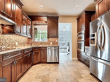 2737 Eastern Ave in Baltimore, MD - Building Photo - Building Photo