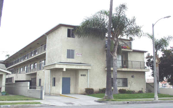 930 N Marine Ave in Wilmington, CA - Foto de edificio - Building Photo