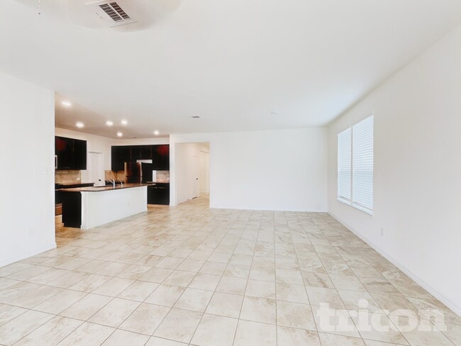 2604 Wheeler Ave in Aubrey, TX - Foto de edificio - Building Photo