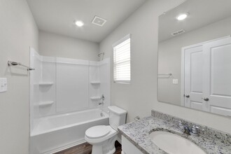 204 Marigold Pl in San Antonio, TX - Building Photo - Building Photo