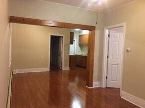 40 Lafayette St, Unit 1st floor in Johnston, RI - Foto de edificio - Building Photo