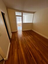 58 Lancaster Ter, Unit 306 in Brookline, MA - Foto de edificio - Building Photo