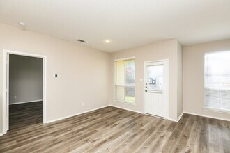 9909 Amaryllis Ln in Fort Worth, TX - Building Photo - Building Photo