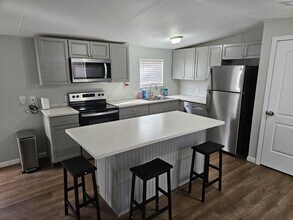 8144 Hewitt St in Jacksonville, FL - Building Photo - Building Photo