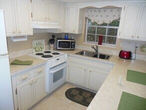 4532 Bougainvilla Dr in Lauderdale-by-the-Sea, FL - Foto de edificio - Building Photo