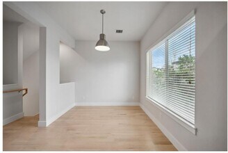2130 Dennis St in Houston, TX - Building Photo - Building Photo