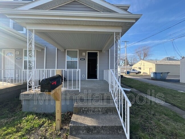 property at 1821 Grand Ave