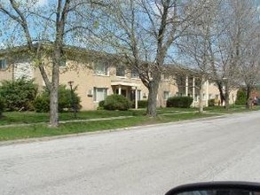 Lansing South Apartments in Lansing, IL - Building Photo - Building Photo