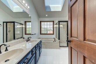 15509 Debridge Way in Florissant, MO - Building Photo - Building Photo