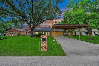 12503 Foxburo Dr in Houston, TX - Building Photo - Building Photo