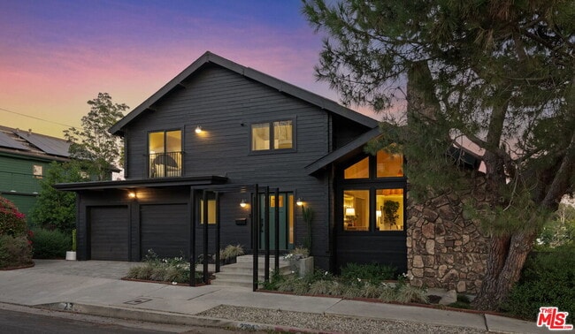 2304 Vestal Ave in Los Angeles, CA - Building Photo - Building Photo