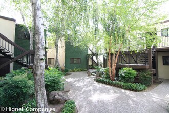 555 Vallombrosa Ave in Chico, CA - Building Photo - Building Photo