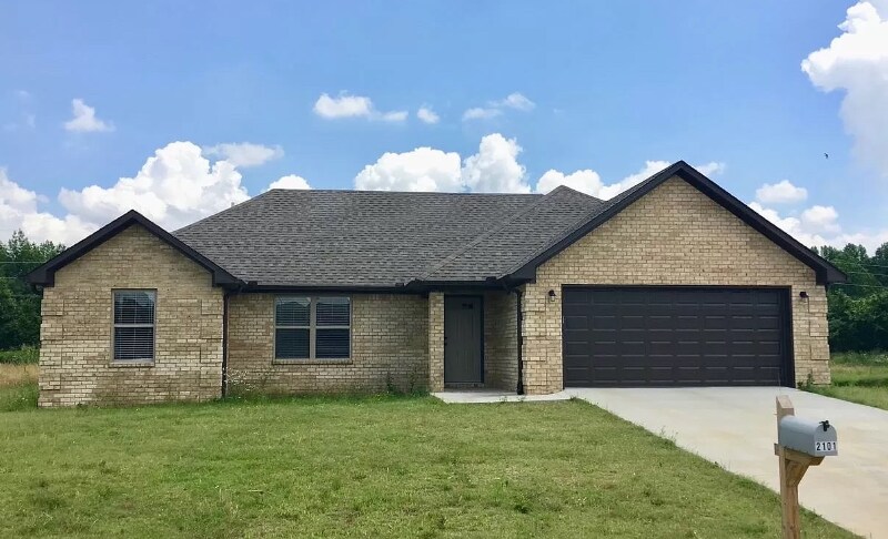 2101 S 7th St in Paragould, AR - Building Photo