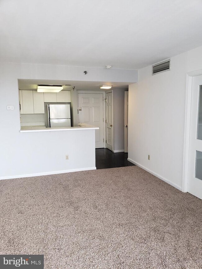 801 Pennsylvania Ave NW-Unit -1210 in Washington, DC - Building Photo - Building Photo