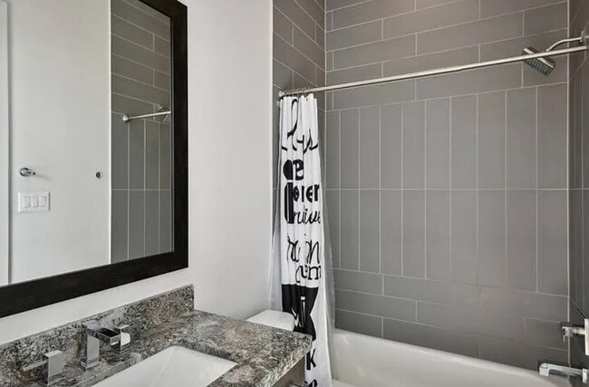 2830 Clay St in Houston, TX - Building Photo - Building Photo