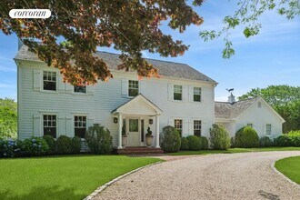 121 Harvest Ln in Southampton, NY - Building Photo - Building Photo