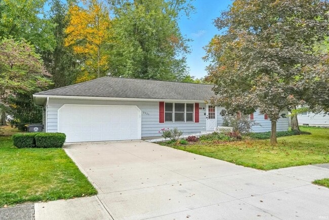 2221 Klug Dr in Fort Wayne, IN - Building Photo - Building Photo