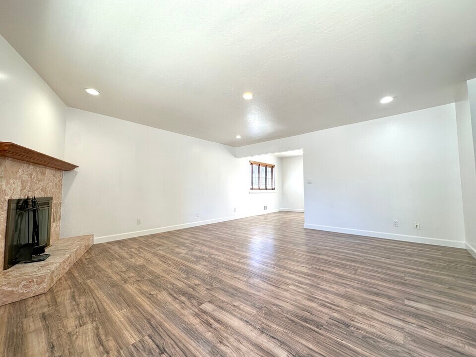 249 Greendale Way in San Jose, CA - Building Photo
