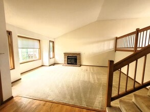 1318 E McLeod Rd in Bellingham, WA - Building Photo - Building Photo