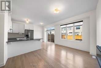 581 Barons St in Vaughan, ON - Building Photo - Building Photo