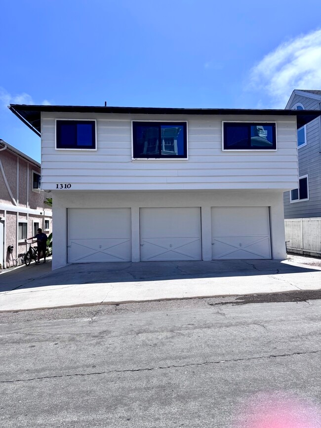 1310 Loma Dr, Unit C