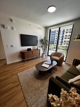 911 E 26th St, Unit A1 in Hialeah, FL - Building Photo - Building Photo