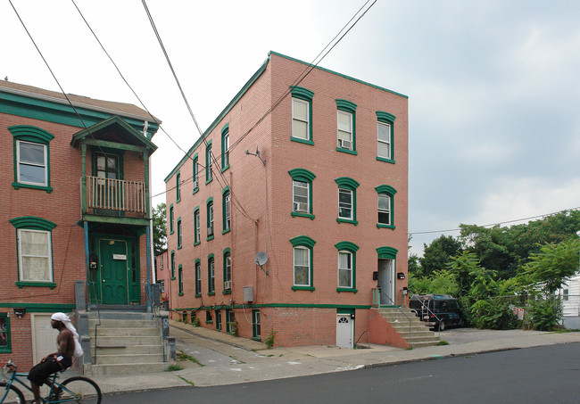 62 N Bridge St in Poughkeepsie, NY - Building Photo - Building Photo