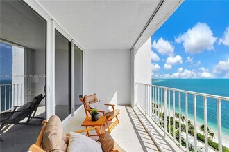 881 Ocean Dr, Unit 21D in Key Biscayne, FL - Foto de edificio - Building Photo