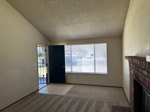 4100 Goldust Dr in Modesto, CA - Building Photo - Building Photo