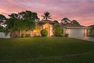 4213 SW Utterback St in Port St. Lucie, FL - Building Photo