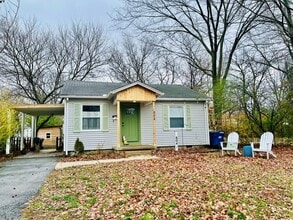 804 NW B St in Bentonville, AR - Building Photo - Building Photo