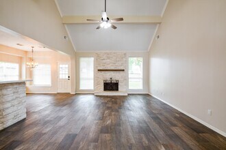 241 Blue Hill Dr in Montgomery, TX - Building Photo - Building Photo