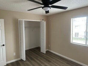 135 Jones Ln in Kissimmee, FL - Foto de edificio - Building Photo