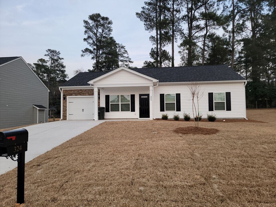 324 Young Town Cir in Orangeburg, SC - Building Photo