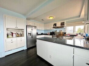 1321 E Skyline Pkwy in Duluth, MN - Building Photo - Building Photo