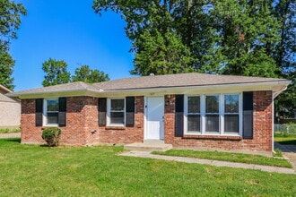 819 Flicker Rd in Louisville, KY - Building Photo - Building Photo