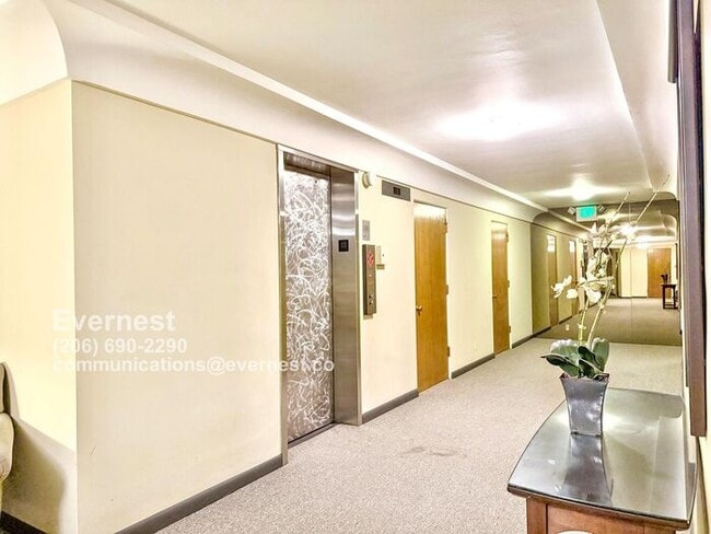 property at 530 W Olympic Pl