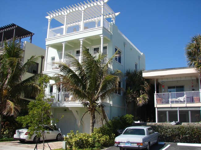 327 Franklin St in Hollywood, FL - Building Photo - Building Photo