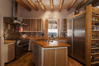 1520 Cerro Gordo Rd in Santa Fe, NM - Building Photo - Building Photo