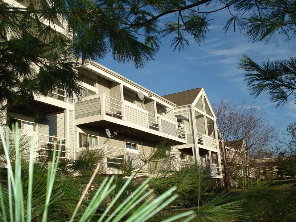 1617 Troy Dr in Madison, WI - Building Photo