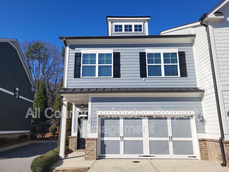 5728 Taylor Wy in Sandy Springs, GA - Building Photo