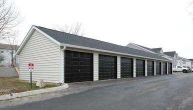 Hilliard Station Apartments in Hilliard, OH - Building Photo - Building Photo