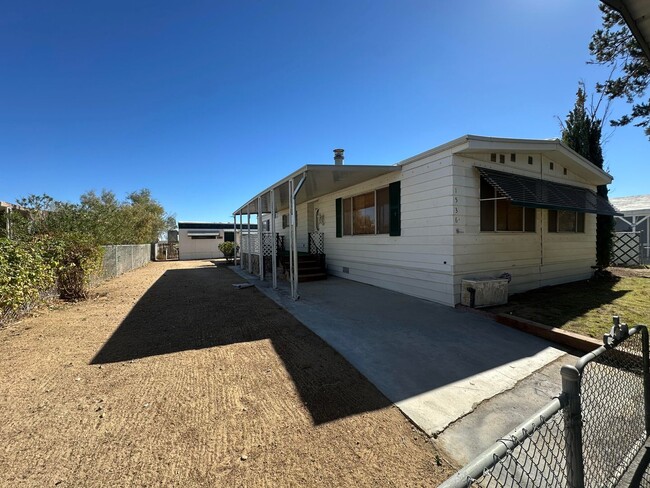 1536 Saguaro St in Ridgecrest, CA - Building Photo - Building Photo