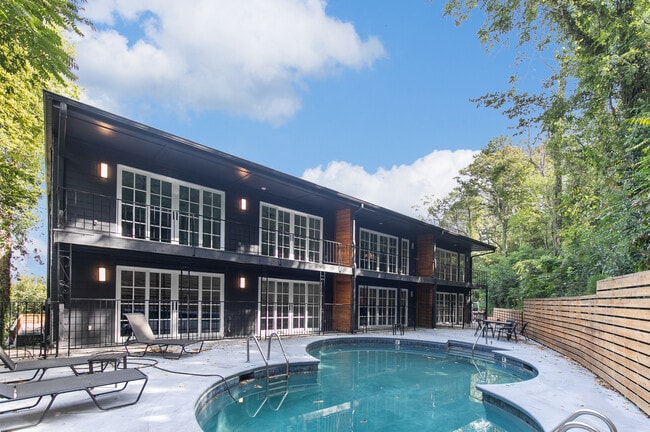 Riviera Apartments in Birmingham, AL - Building Photo - Building Photo